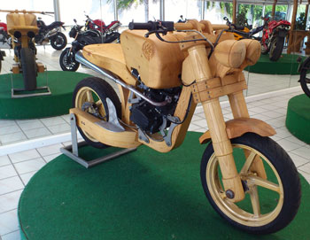 Holzmotorrad