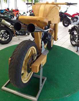 Holzmotorrad
